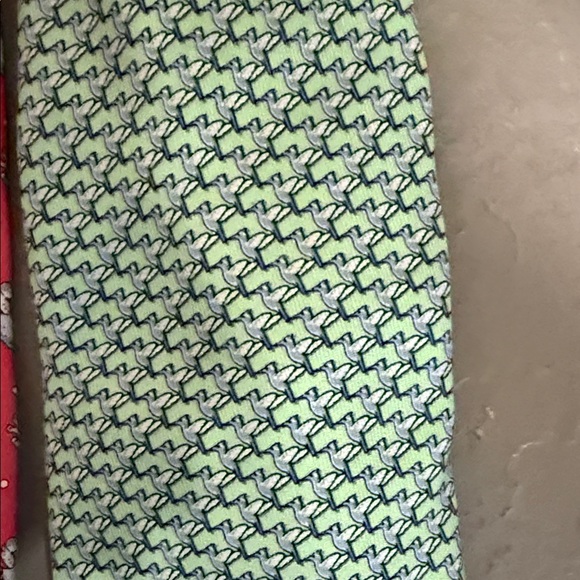 Vineyard vines Stylish Red and Green Men's Ties - Picture 4 of 6